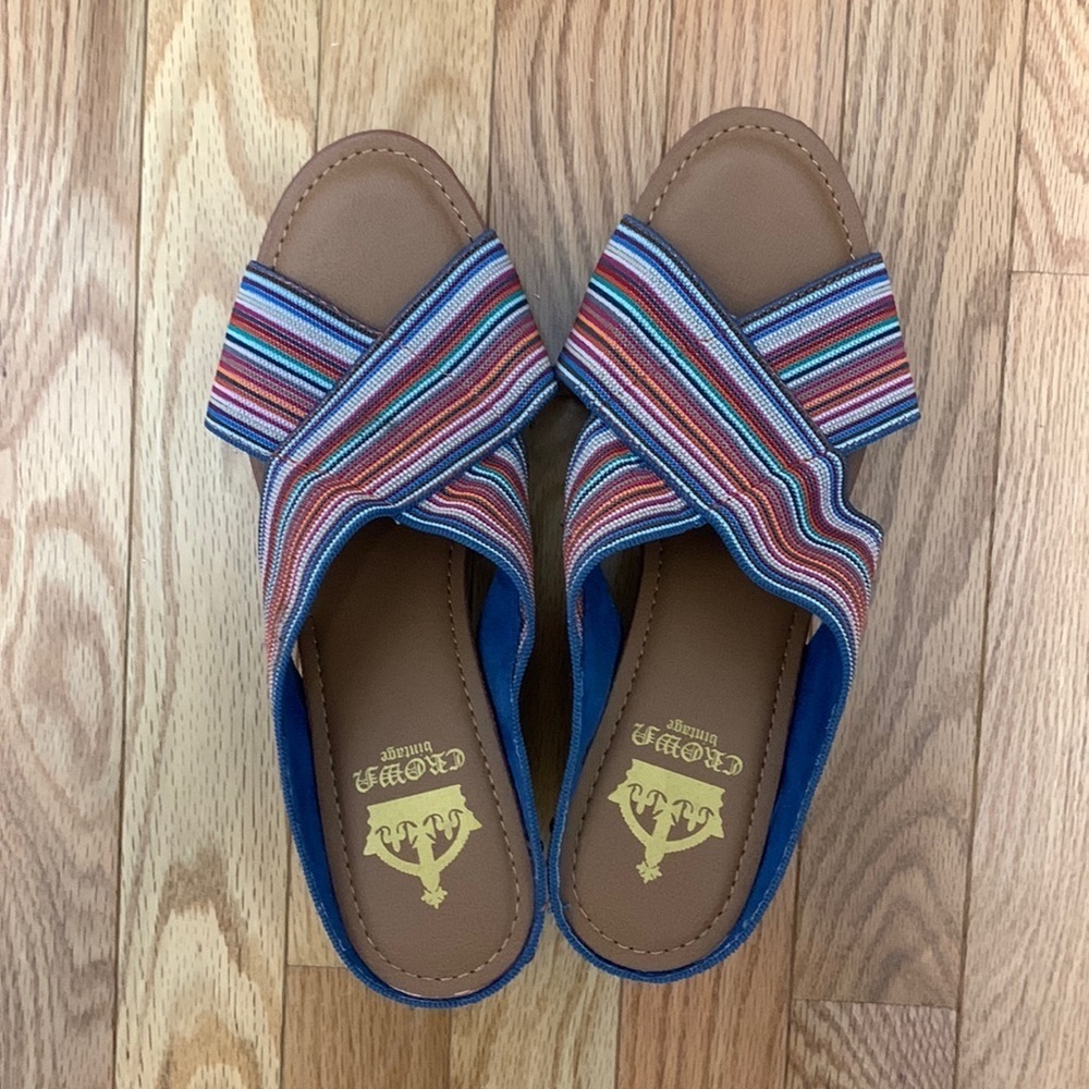 Crown Vintage Striped Woven Crossover‎ Sandals 8.5